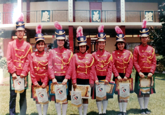 Colegio Peruano Chino Diez de Octubre - Vitrina de Fotos